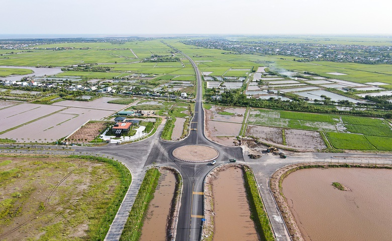 Chạy nước r&uacute;t thi c&ocirc;ng tuyến đường bộ ven biển Hưng Y&ecirc;n gần 5.000 tỷ đồng- Ảnh 12.