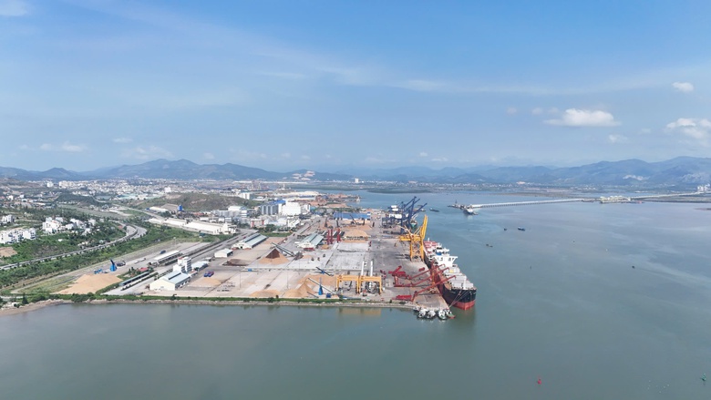 Quảng Ninh: Bứt ph&aacute; trở th&agrave;nh trung t&acirc;m cảng biển v&agrave; logistics quốc tế- Ảnh 1.