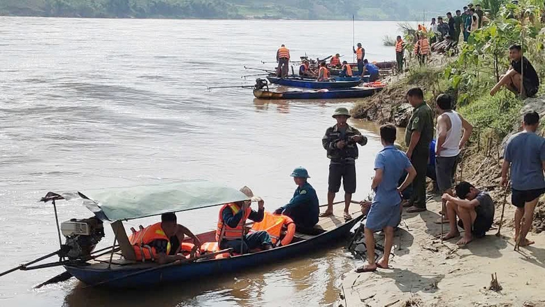 L&agrave;o Cai: Người đ&agrave;n &ocirc;ng rơi xuống s&ocirc;ng mất t&iacute;ch khi đang đ&aacute;nh c&aacute;- Ảnh 1.
