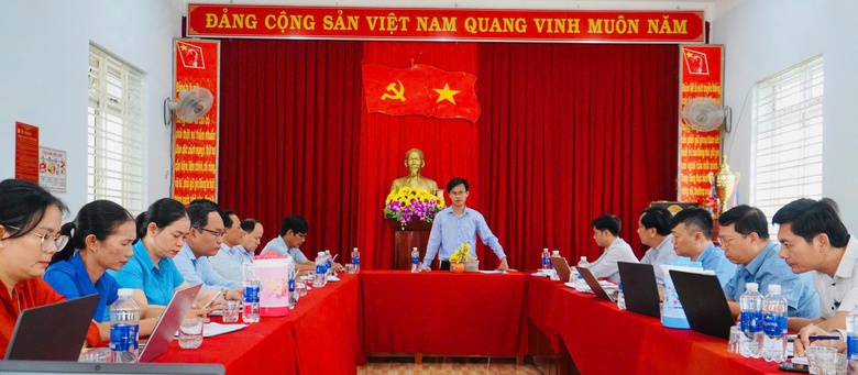 Quảng Ng&atilde;i: Hộ d&acirc;n đồng thuận giao đất, gỡ điểm nghẽn dự &aacute;n đường dở dang hơn 10 năm- Ảnh 1.