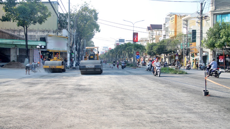 C&agrave; Mau: Đến 20/1 ho&agrave;n th&agrave;nh thảm nhựa đường Trần Ph&uacute;- Ảnh 2.