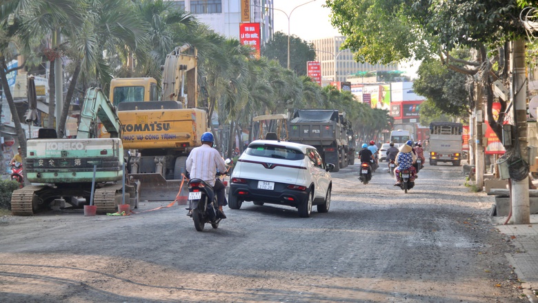 C&agrave; Mau: Đến 20/1 ho&agrave;n th&agrave;nh thảm nhựa đường Trần Ph&uacute;- Ảnh 3.