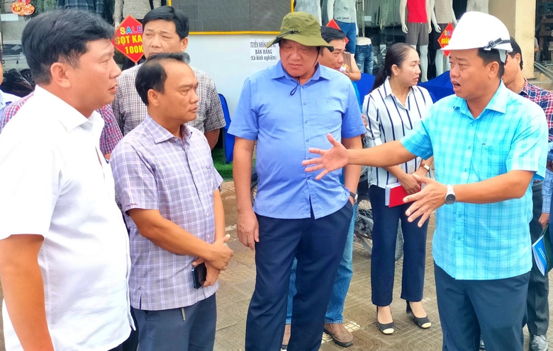 C&agrave; Mau: Đến 20/1 ho&agrave;n th&agrave;nh thảm nhựa đường Trần Ph&uacute;- Ảnh 8.