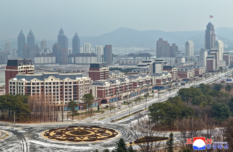 H&eacute; lộ h&igrave;nh ảnh mới nhất từ khu đ&ocirc; thị 10.000 căn hộ sắp ho&agrave;n th&agrave;nh tại B&igrave;nh Nhưỡng- Ảnh 3.