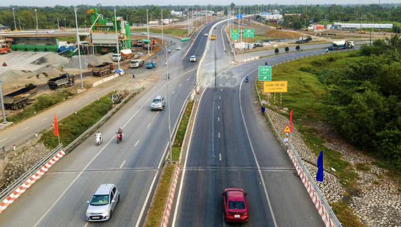 Vĩnh Long th&ocirc;ng qua điều chỉnh quy hoạch tổng thể, đẩy mạnh kết nối v&ugrave;ng- Ảnh 2.