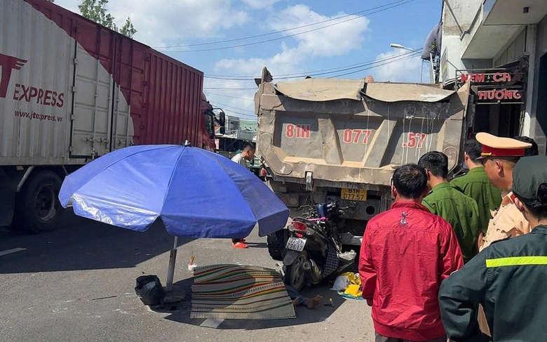 Gia Lai: T&ocirc;ng v&agrave;o xe tải đỗ b&ecirc;n đường, người phụ nữ tử vong thương t&acirc;m