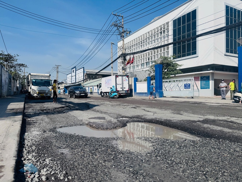 TP.HCM: Sửa chữa tạm đường Bến Ngh&eacute;, Lưu Trọng Lư trước tết Nguy&ecirc;n đ&aacute;n- Ảnh 1.