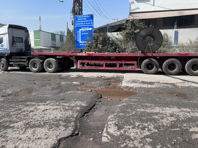 TP.HCM: Sửa chữa tạm đường Bến Ngh&eacute;, Lưu Trọng Lư trước tết Nguy&ecirc;n đ&aacute;n- Ảnh 2.