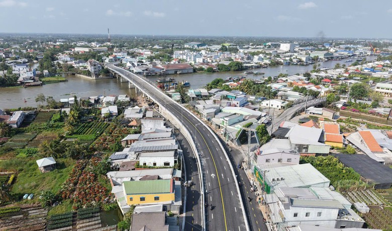 Cầu Sa Đ&eacute;c th&ocirc;ng xe, gỡ n&uacute;t thắt giao th&ocirc;ng thủy huyết mạch ở Đồng Th&aacute;p- Ảnh 1.