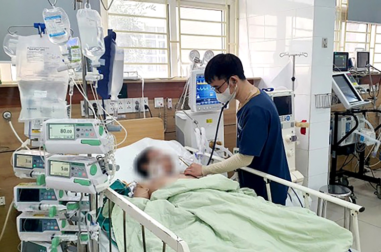 Cận Tết, lại lo ngộ độc rượu pha h&oacute;a chất- Ảnh 2.