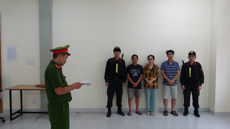 TP.HCM: Triệt ph&aacute; đường d&acirc;y sản xuất, mua b&aacute;n thạch t&iacute;n d&ugrave;ng trong nha khoa- Ảnh 1.