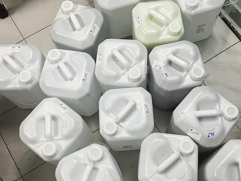 Cận Tết, lại lo ngộ độc rượu pha h&oacute;a chất- Ảnh 1.