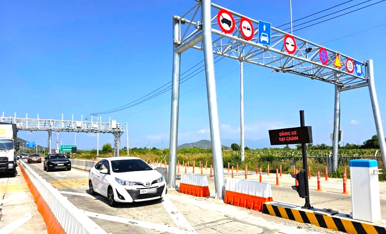 Phê bình chỉ huy trưởng gói thầu giám sát giao thông cao tốc Vĩnh Hảo - Phan Thiết- Ảnh 1. Phê bình chỉ huy trưởng gói thầu giám sát giao thông cao tốc Vĩnh Hảo - Phan Thiết- Ảnh 1.
