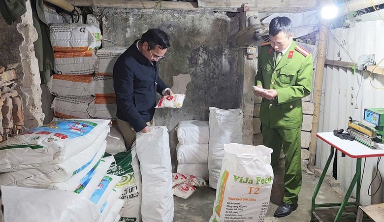 Hưng Y&ecirc;n: Triệt ph&aacute; cơ sở sản xuất hơn 1.000 g&oacute;i m&igrave; ch&iacute;nh giả- Ảnh 1.