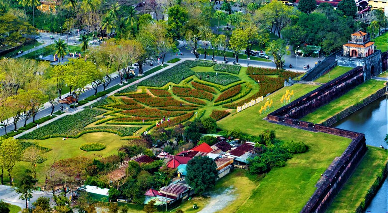 Đo&aacute; hoa sen khổng lồ b&ecirc;n Kinh th&agrave;nh Huế sẵn s&agrave;ng đ&oacute;n tết B&iacute;nh Ngọ 2026- Ảnh 7.