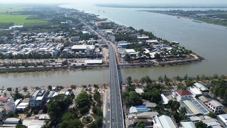 Thông xe cầu Hồng Ngự trên QL30 ở Đồng Tháp- Ảnh 1. Thông xe cầu Hồng Ngự trên QL30 ở Đồng Tháp- Ảnh 1.