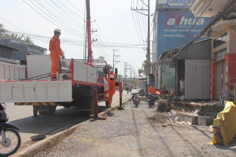 Thông xe cầu Hồng Ngự trên QL30 ở Đồng Tháp- Ảnh 3. Thông xe cầu Hồng Ngự trên QL30 ở Đồng Tháp- Ảnh 3.