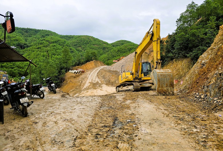 Cận cảnh tuyến đường nối đường Hồ Ch&iacute; Minh với QL9 ở Quảng Trị sau 4 năm triển khai- Ảnh 12.