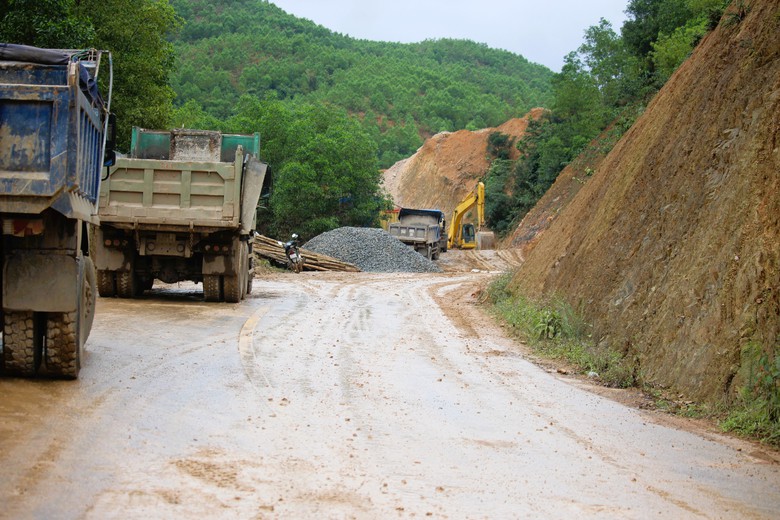 Cận cảnh tuyến đường nối đường Hồ Ch&iacute; Minh với QL9 ở Quảng Trị sau 4 năm triển khai- Ảnh 14.