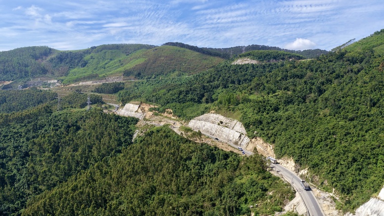 Gia Lai: Hết hạn sửa chữa, đ&egrave;o An Kh&ecirc; vẫn nham nhở ổ g&agrave;- Ảnh 4.