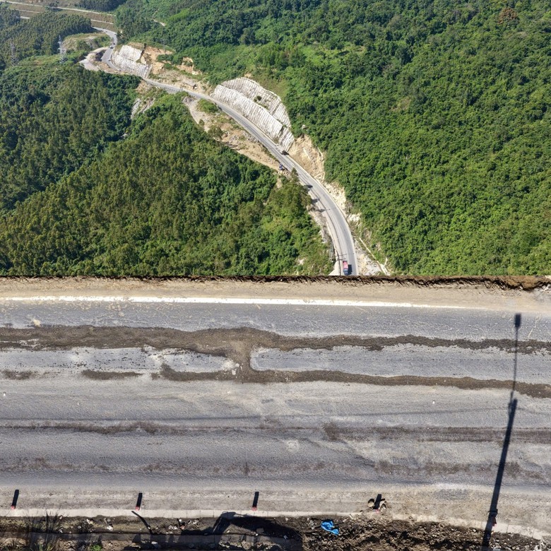 Gia Lai: Hết hạn sửa chữa, đ&egrave;o An Kh&ecirc; vẫn nham nhở ổ g&agrave;- Ảnh 2.