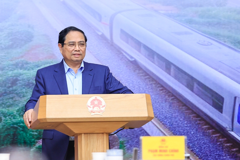 Thủ tướng: Triển khai c&aacute;c dự &aacute;n đường sắt với mệnh lệnh h&agrave;nh động v&agrave; tr&aacute;ch nhiệm cao nhất- Ảnh 1.