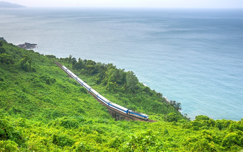 Giảm tới 50% v&eacute; t&agrave;u du lịch qua đ&egrave;o Hải V&acirc;n ngắm &ldquo;Thi&ecirc;n hạ đệ nhất h&ugrave;ng quan&rdquo;
