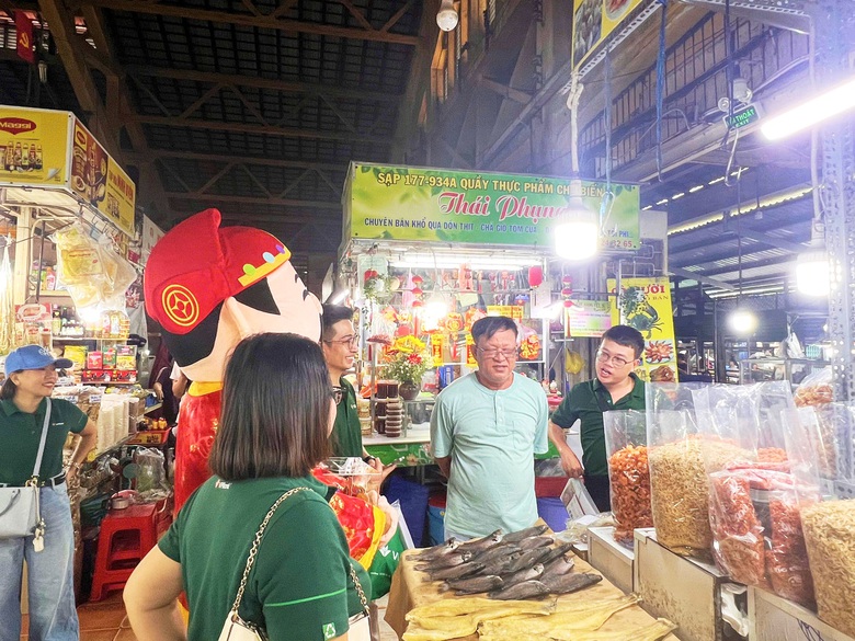 VPBank ra qu&acirc;n to&agrave;n quốc hỗ trợ hộ kinh doanh chuẩn h&oacute;a t&agrave;i khoản theo Th&ocirc;ng tư 25- Ảnh 2.