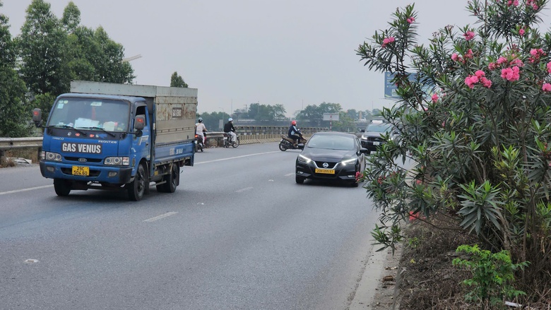 Xử lý nghiêm xe máy đi ngược chiều trên quốc lộ 18 sau phản ánh của Báo Xây dựng- Ảnh 8. Xử lý nghiêm xe máy đi ngược chiều trên quốc lộ 18 sau phản ánh của Báo Xây dựng- Ảnh 8.