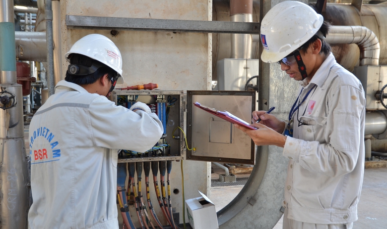 Cận cảnh nhập dầu th&ocirc; v&agrave;o Nh&agrave; m&aacute;y Lọc dầu Dung Quất- Ảnh 8.