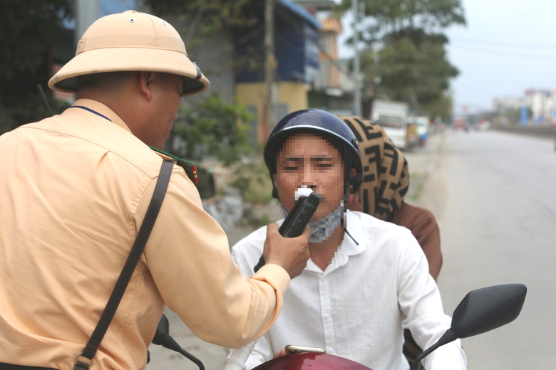 CSGT Thanh H&oacute;a lập 189 tổ c&ocirc;ng t&aacute;c, kh&ocirc;ng c&oacute; ngoại lệ trong xử l&yacute; vi phạm- Ảnh 2.
