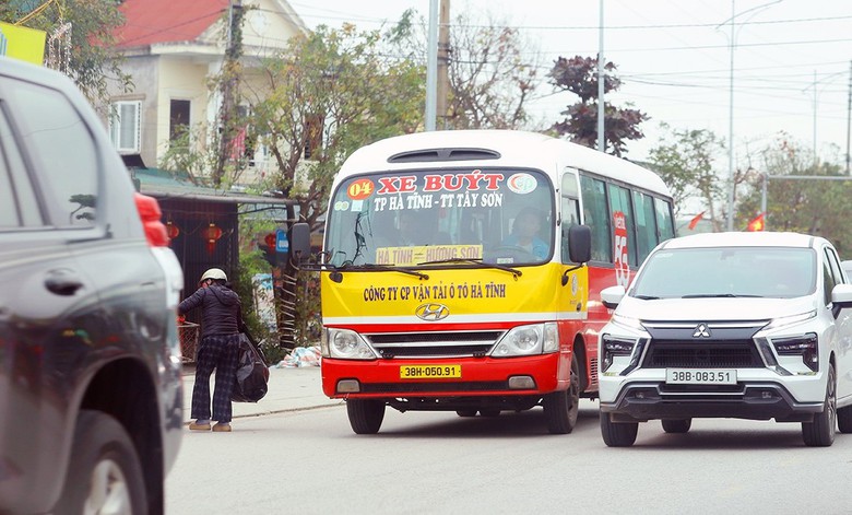 H&agrave; Tĩnh: Sẽ đấu thầu c&aacute;c tuyến xe bu&yacute;t nhằm n&acirc;ng cao chất lượng dịch vụ- Ảnh 2.