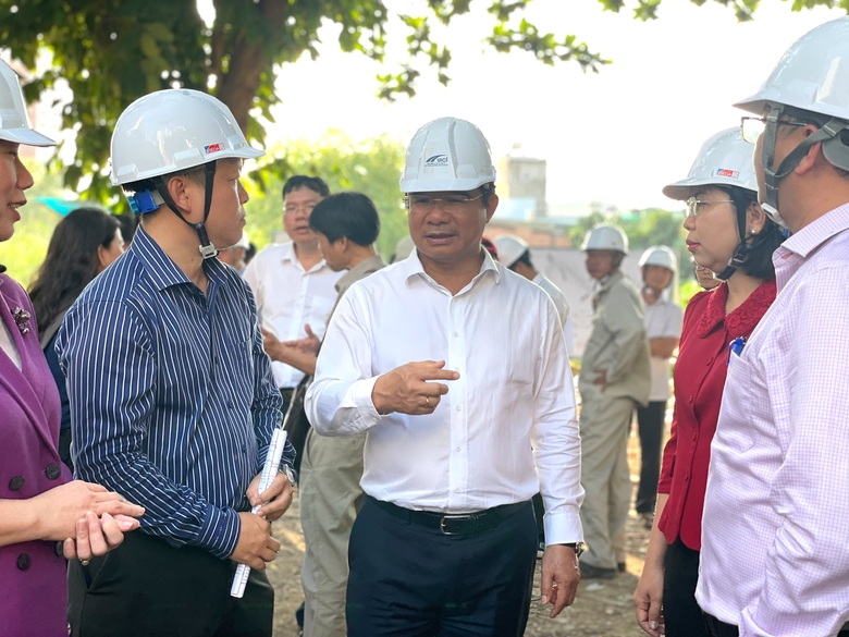 Dự &aacute;n rạch Xuy&ecirc;n T&acirc;m: Mới b&agrave;n giao hơn 21% mặt bằng, l&atilde;nh đạo TP.HCM chỉ đạo "n&oacute;ng"- Ảnh 1.