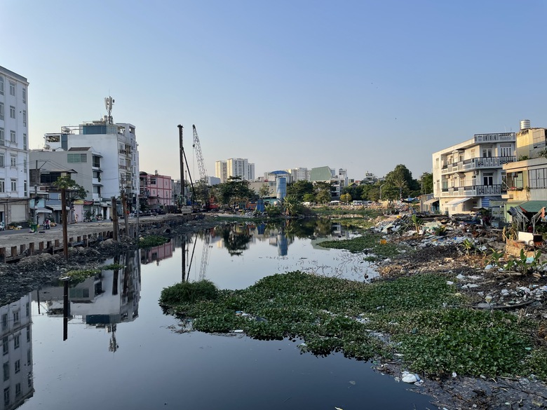 Dự &aacute;n rạch Xuy&ecirc;n T&acirc;m: Mới b&agrave;n giao hơn 21% mặt bằng, l&atilde;nh đạo TP.HCM chỉ đạo "n&oacute;ng"- Ảnh 2.