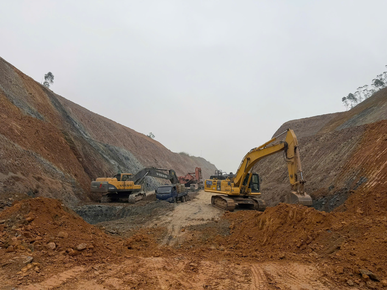 Ph&uacute; Thọ: Tăng tốc thi c&ocirc;ng, ho&agrave;n th&agrave;nh đường giao th&ocirc;ng li&ecirc;n v&ugrave;ng trong th&aacute;ng 6- Ảnh 2.