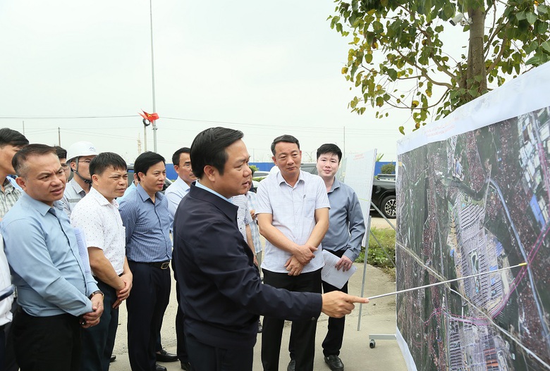 Hưng Y&ecirc;n: Đ&ocirc;n đốc tiến độ c&aacute;c dự &aacute;n giao th&ocirc;ng trọng điểm, phấn đấu th&ocirc;ng tuyến trước 2/9- Ảnh 1.