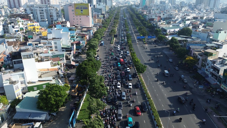 TP.HCM nghi&ecirc;n cứu cải tạo v&ograve;ng xoay Điện Bi&ecirc;n Phủ, giảm &ugrave;n tắc khu vực "điểm n&oacute;ng"- Ảnh 2.