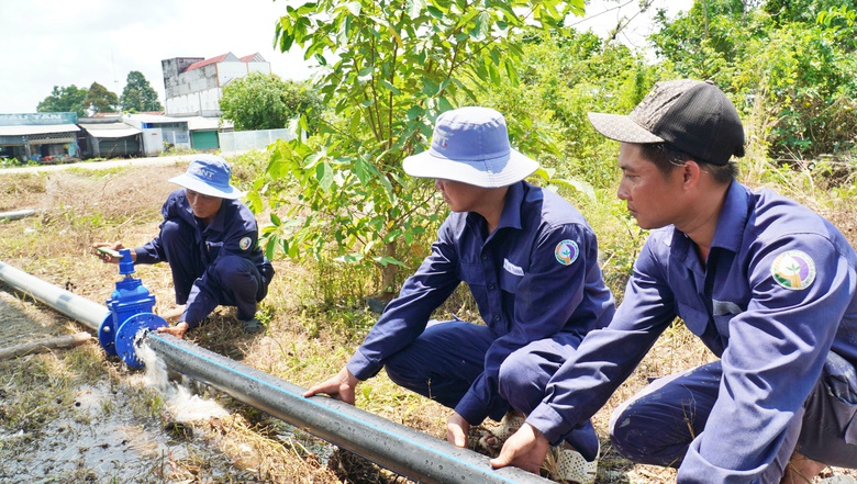 Hơn 110 tỷ đồng xây dựng hệ thống cấp nước cho khoảng 6.000 hộ dân ở Cà Mau- Ảnh 1. Hơn 110 tỷ đồng xây dựng hệ thống cấp nước cho khoảng 6.000 hộ dân ở Cà Mau- Ảnh 1.
