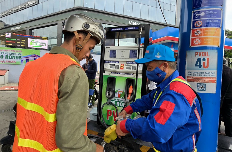 Thủ tướng chỉ đạo triển khai lộ tr&igrave;nh xăng E10 trong th&aacute;ng 4/2026- Ảnh 1.