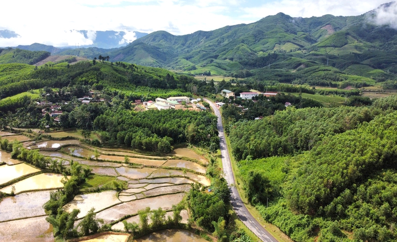 Quảng Ng&atilde;i: Sớm triển khai cao tốc Quảng Ng&atilde;i - Kon Tum v&agrave; n&acirc;ng cấp QL24- Ảnh 5.