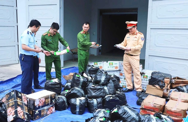 Tuy&ecirc;n Quang: Thu giữ hơn 2,3 tấn x&uacute;c x&iacute;ch kh&ocirc;ng r&otilde; nguồn gốc- Ảnh 2.