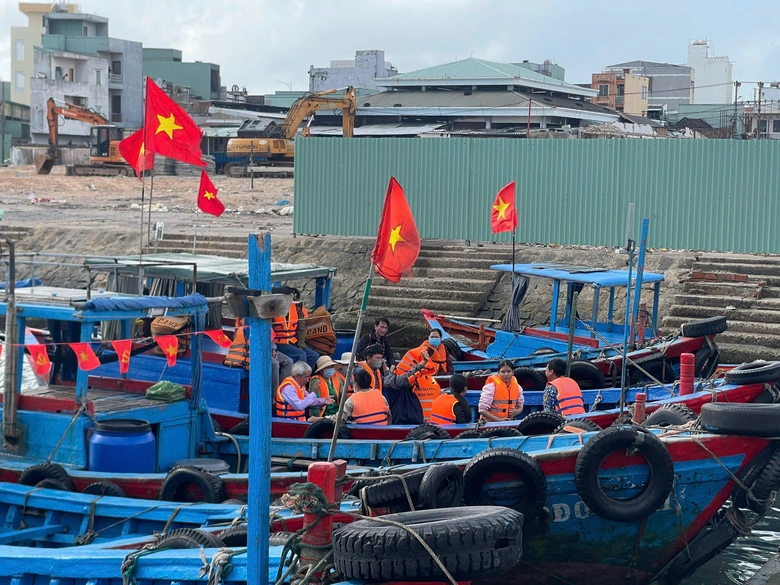 Gia Lai: C&aacute;c kh&aacute;ch sạn sẵn s&agrave;ng tham gia cứu hộ, cứu nạn khu vực b&atilde;i biển Quy Nhơn- Ảnh 1.