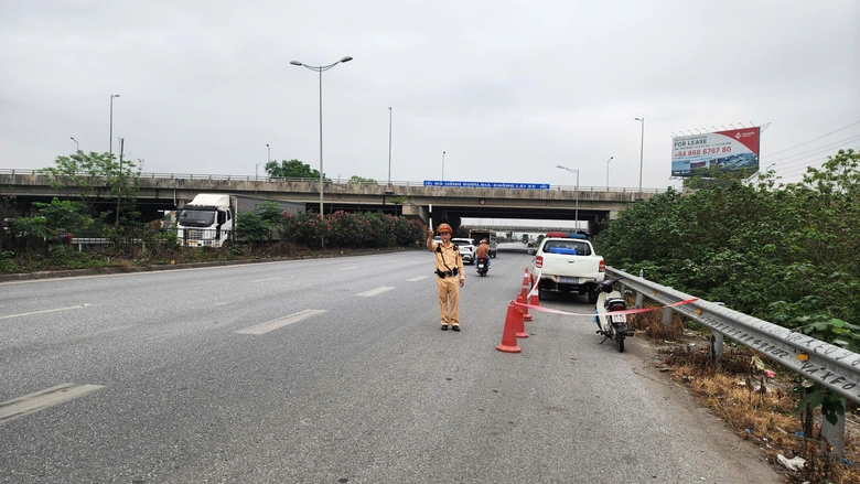 Xử lý nghiêm xe máy đi ngược chiều trên quốc lộ 18 sau phản ánh của Báo Xây dựng- Ảnh 4. Xử lý nghiêm xe máy đi ngược chiều trên quốc lộ 18 sau phản ánh của Báo Xây dựng- Ảnh 4.