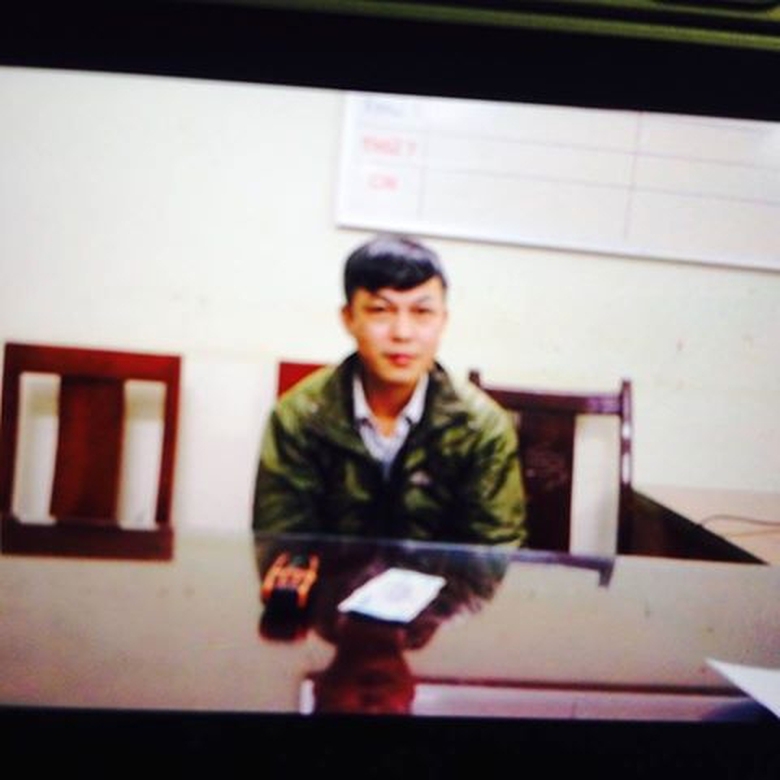 giả danh nh&agrave; b&aacute;o tống tiền CSGT