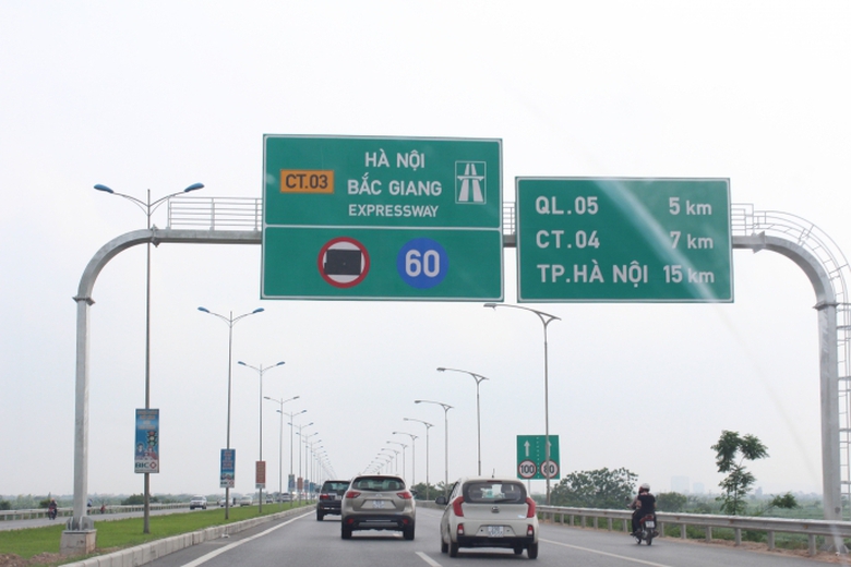 Quản l&yacute; đường cao tốc c&ograve;n nhiều bất cập cần khắc p