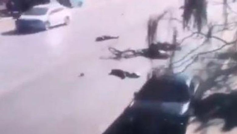 Chiếc xe đ&acirc;m v&agrave;o học sinh