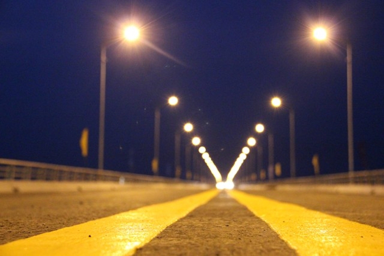 Cầu Cổ Chi&ecirc;n đẹp lung linh về đ&ecirc;m