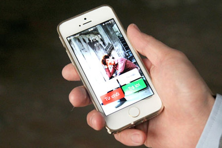 Kh&aacute;ch h&agrave;ng cần cảnh gi&aacute;c với những chi&ecirc;u tr&ograve; m&oacute;c t&uacute;i của nh&agrave; mạng bằng những đầu số dịch vụ như thế n&agrave;y