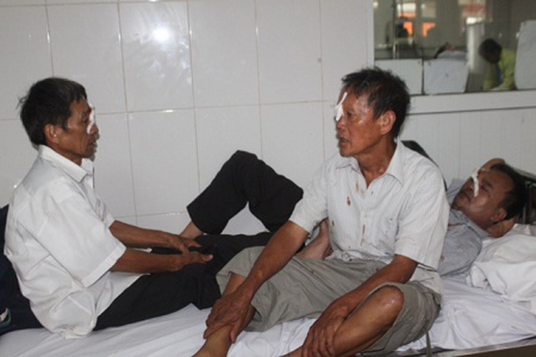 C&aacute;c nạn nh&acirc;n vụ tai nạn đang được điều trị tại bệnh viện