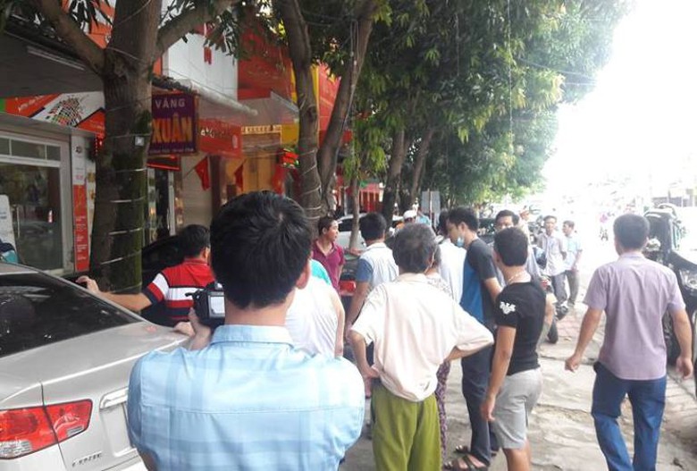 rất đ&ocirc;ng người d&acirc;n